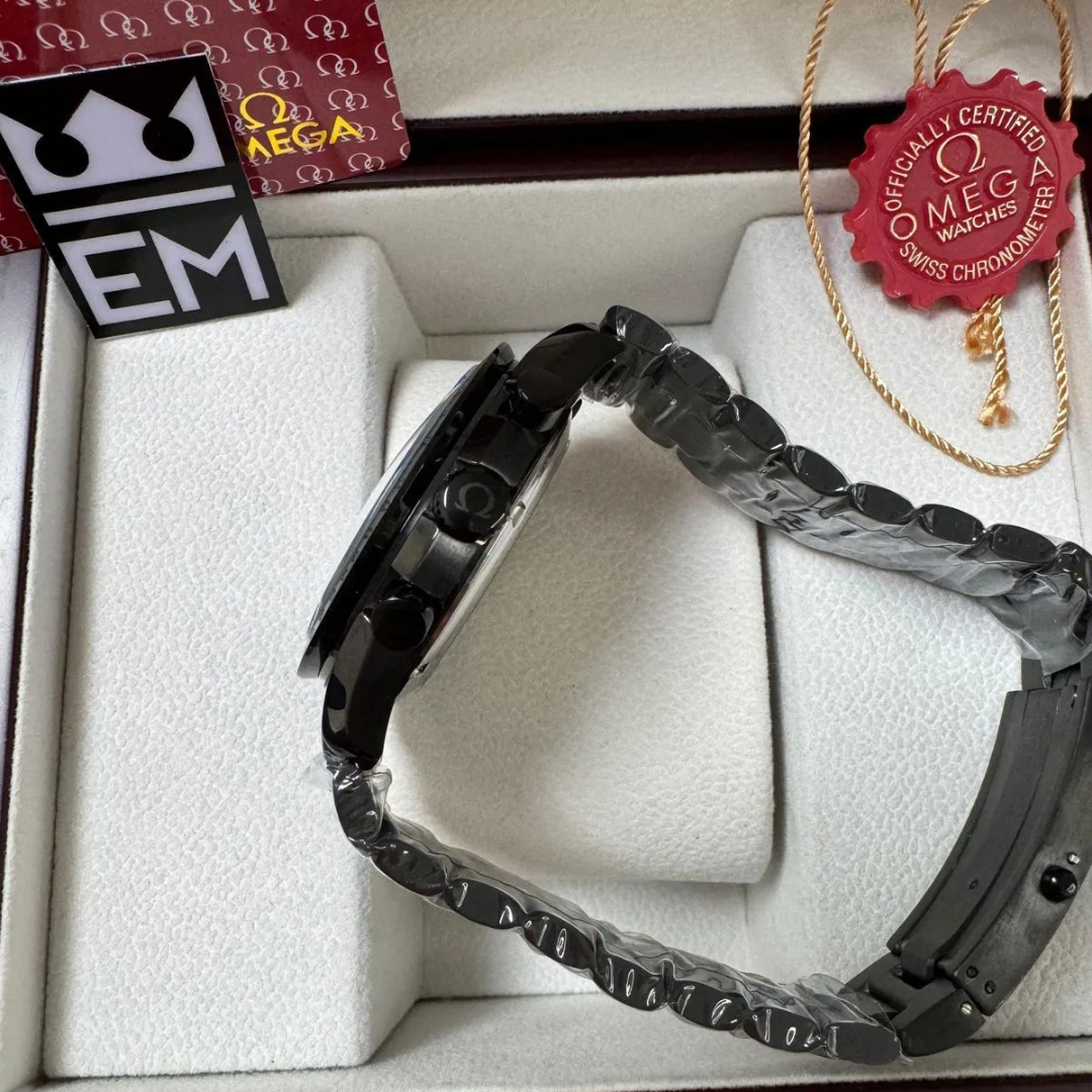 Omega Speedmaster “Full Black Steel” – Co-Axial Chronometer
